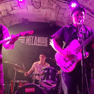 Hipbone Slim & The Kneejerks 的头像