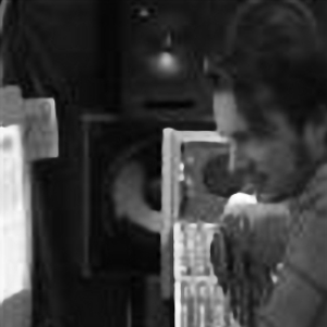 Laharis photo provided by Last.fm