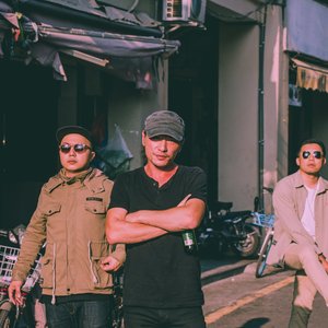 黑色收音機派對 的头像