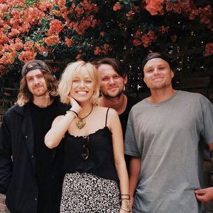 Tonight Alive için avatar