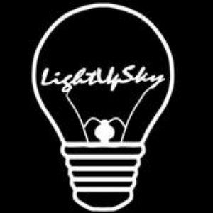 “LightUpSky”的封面