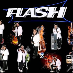 Lo Más Romántico De” álbum de Grupo Flash en Apple Music