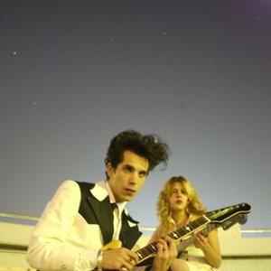 צ'ארלי מגירה ונערת ההפקר 的头像