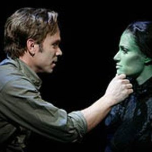 Idina Menzel and Norbert Leo Butz için avatar