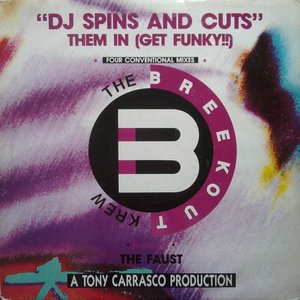 Deejay Spins And Cuts Them In