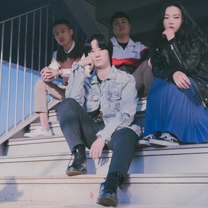 11Degrees için avatar