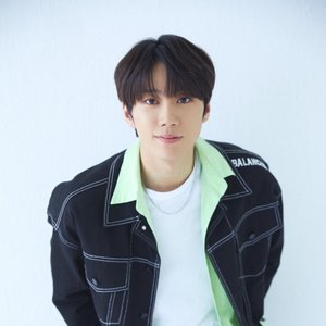 Lee Jun Young 的头像