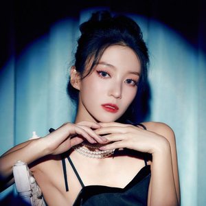 'Yubin (OhMyGirl)' için resim