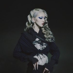 “Nina Utashiro”的封面