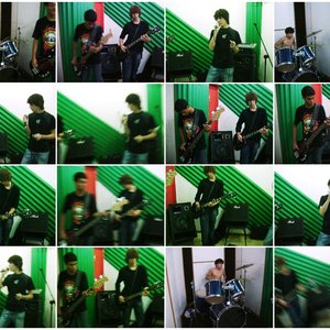 The Strangers- Dhenny,Igor,John & Bruno 的头像