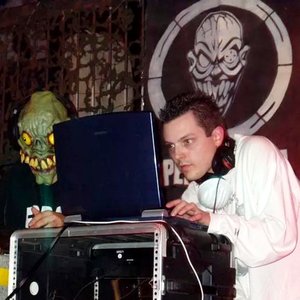DJ PLAGUE vs INTERRUPT VECTOR 的头像
