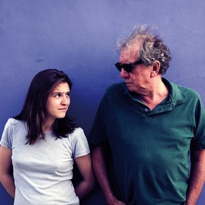 JOHN GREAVES & ANNIE BARBAZZA 的头像