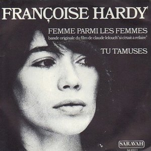 Femme Parmi Les Femmes