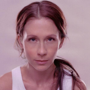 Lou Rhodes photo provided by Last.fm