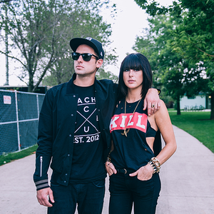 Phantogram when i'm small реклама. Phantogram обложка. Израильская модель яэль шелбиа. Im small. Im small.