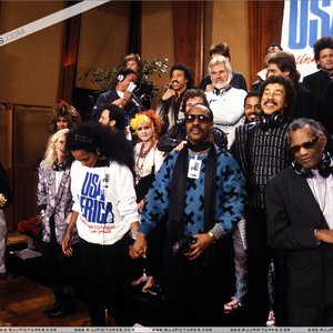 Imagem de 'Michael Jackson, Lionel Ritchie, George Michael, Kenny Rogers, Diana Ross, Joe Cocker, Ray Charles, Willie Nelson, Sting, Dion Warwick, etc.'