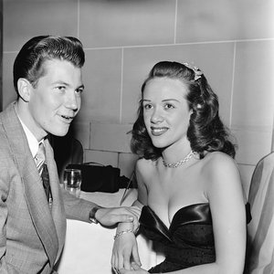 Tony Martin & Fran Warren 的头像
