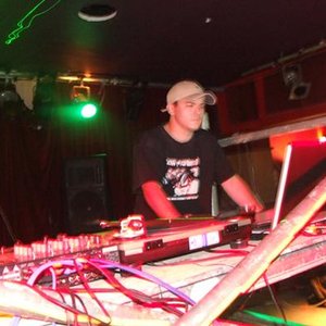Frazzbass & Negative Network 的头像