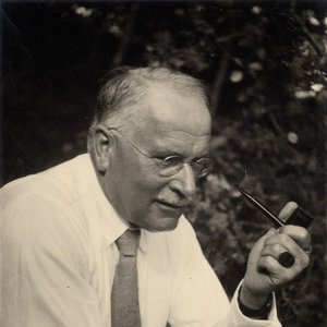 Carl Jung 的头像