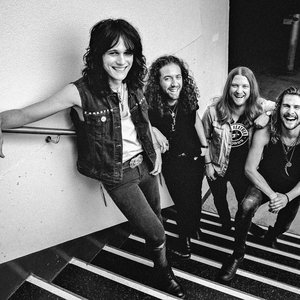 Tyler Bryant & The Shakedown için avatar