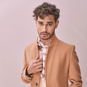 “Isaiah Firebrace”的封面