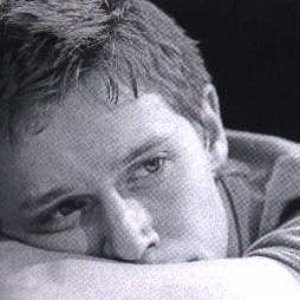 Samuel Barnett 的头像