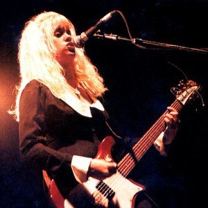 “Kat Bjelland”的封面