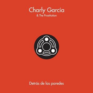 “Detrás de las paredes”的封面