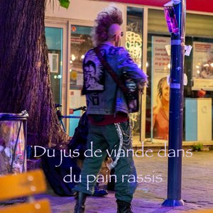 Du jus de viande dans du pain rassis