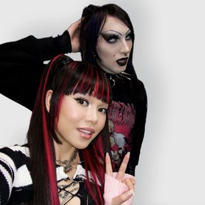 Bella Poarch & 6arelyhuman 的头像