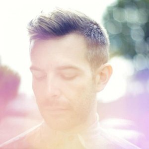 Thomas Gold feat. Bright Lights 的头像
