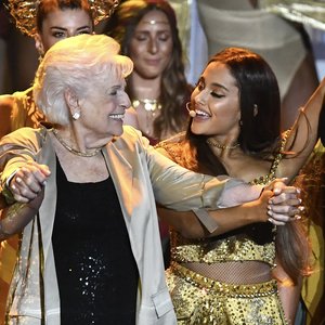 Avatar de Ariana Grande feat. Nonna