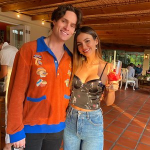 Spencer Sutherland, Victoria Justice 的头像