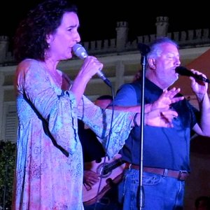 Roy Brown & Zoraida Santiago 的头像