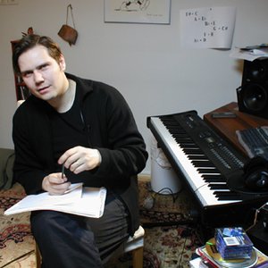 Tuomas Kantelinen 的头像