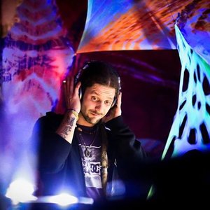 Noizebug 的头像