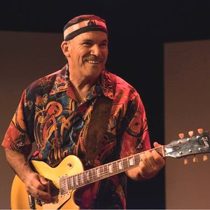 Chuck Alvarez 的头像
