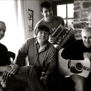 Carré Manchot photo provided by Last.fm