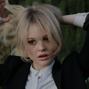 Emily Alyn Lind 的头像