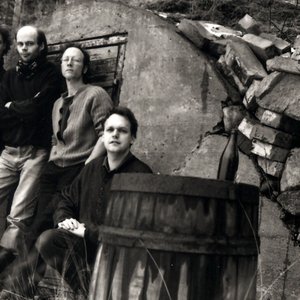 Songs Between Cities And Waterholes 的头像