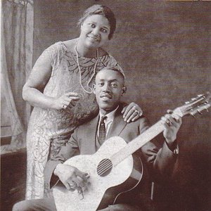 Sara Martin & Sylvester Weaver 的头像