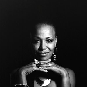 Lisa Simone 的头像