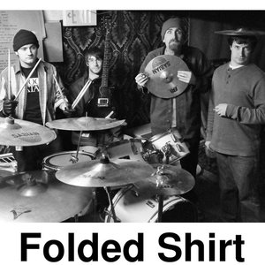“Folded Shirt”的封面