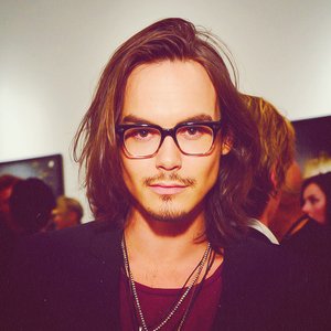 Tyler Blackburn için avatar