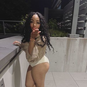 Shari B 的头像