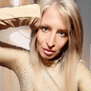 Amy Honey 的头像