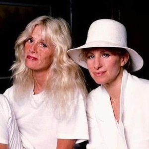 Barbra Streisand with Kim Carnes 的头像