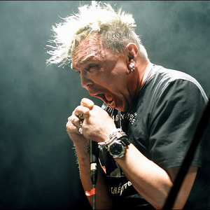 Гарик Сукачёв и Неприкасаемые photo provided by Last.fm