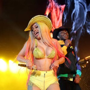 lIl nAs x, cArdI b 的头像