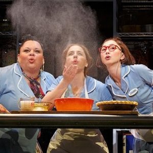 Jessie Mueller, Keala Settle & Kimiko Glenn 的头像